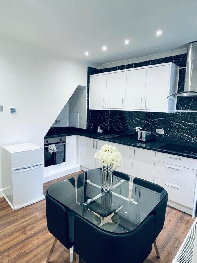 Luxury New Home Swanscombe Exterior photo